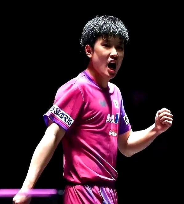 包含日本乒乓球队力克中国乒乓球队，张本智和关键制胜的词条
