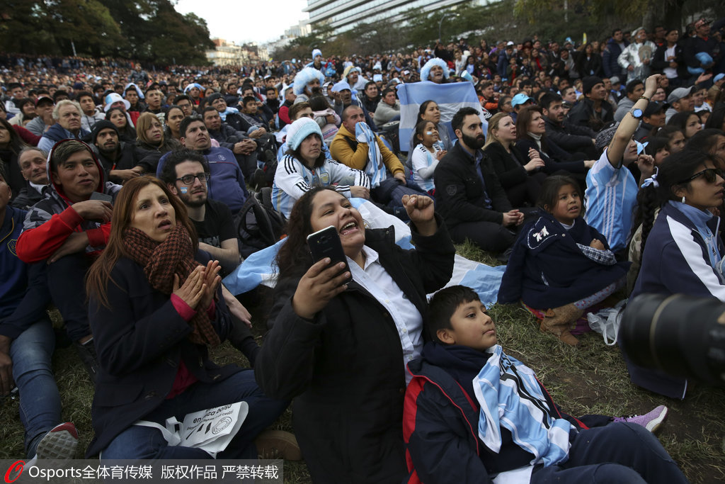 柏林赫塔球迷疯狂庆祝，法兰克福哀兵尽起的简单介绍