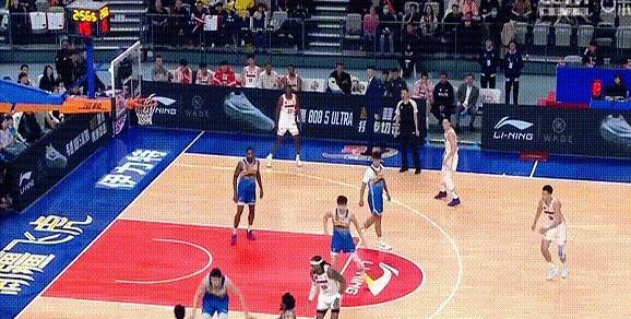 球场上球员超强实力展现，比赛结果令人瞩目的简单介绍