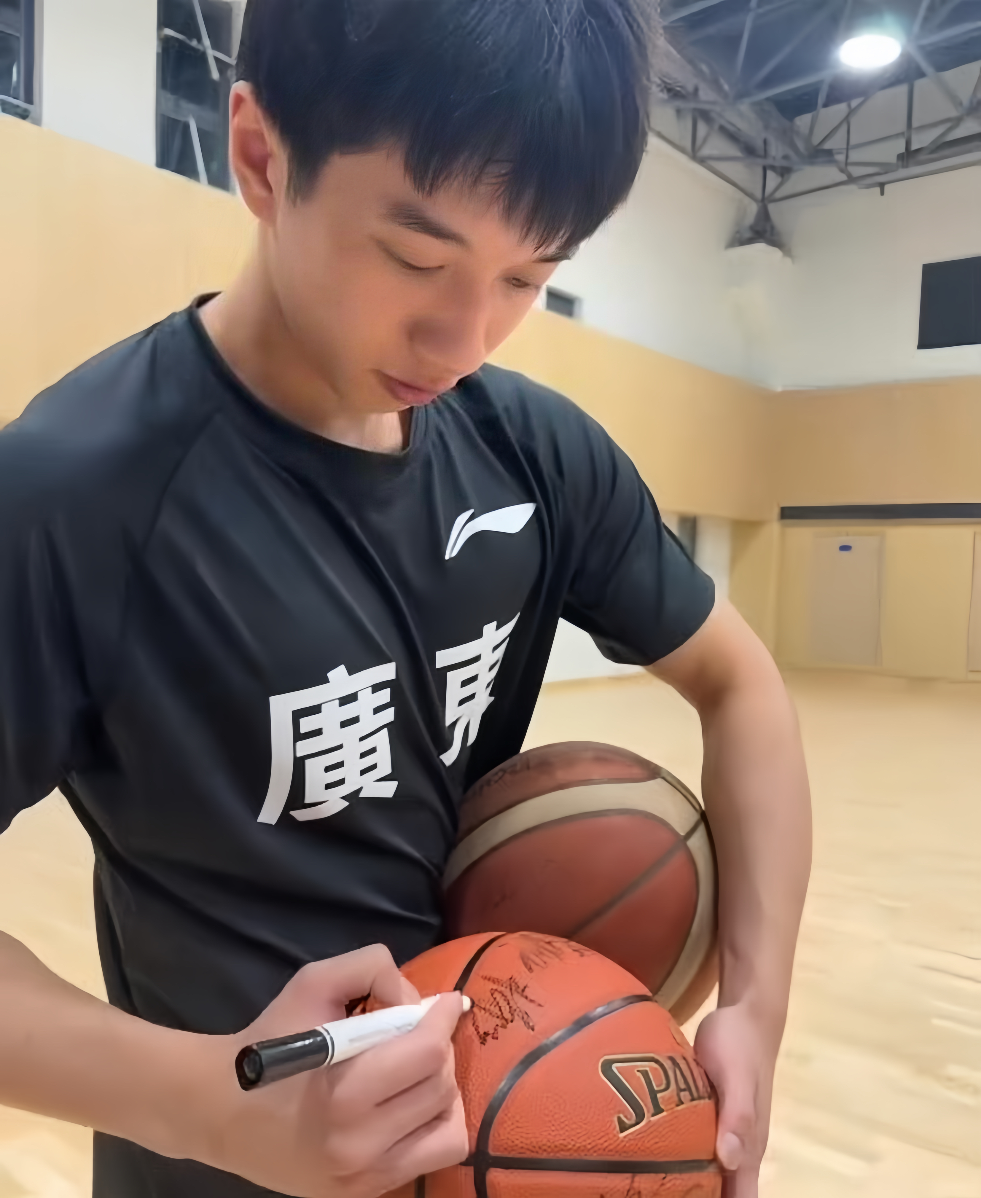 广东宏远再胜辽宁男篮，保持领先优势的简单介绍