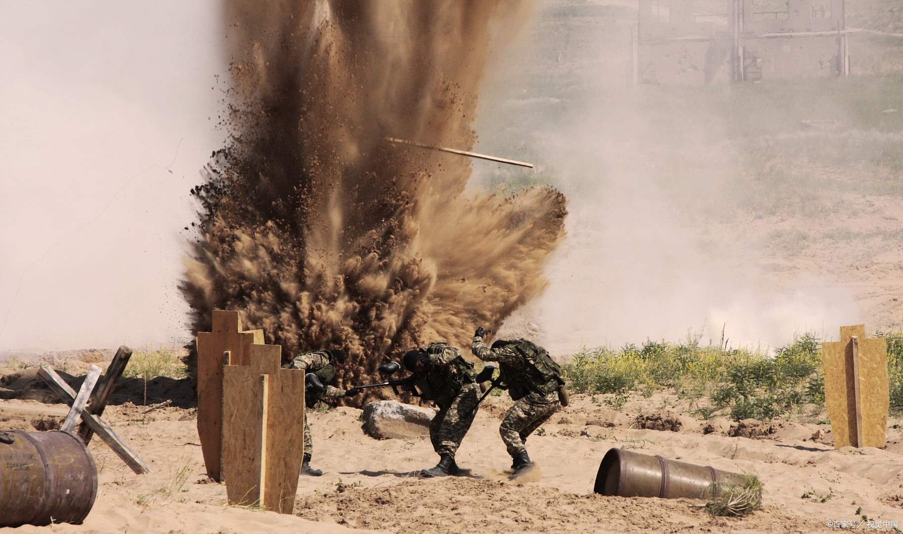 关于势均力敌激战连连，赛场一片烽火战役的信息