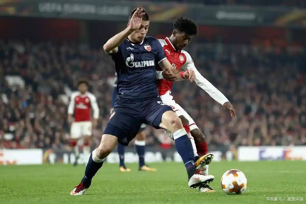 包含弗赖堡主场难敌对手，积分榜上小幅滑落的词条