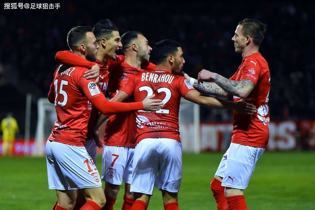 包含尼姆主场告负里昂，法甲卫冕冠军无力阻挡的词条