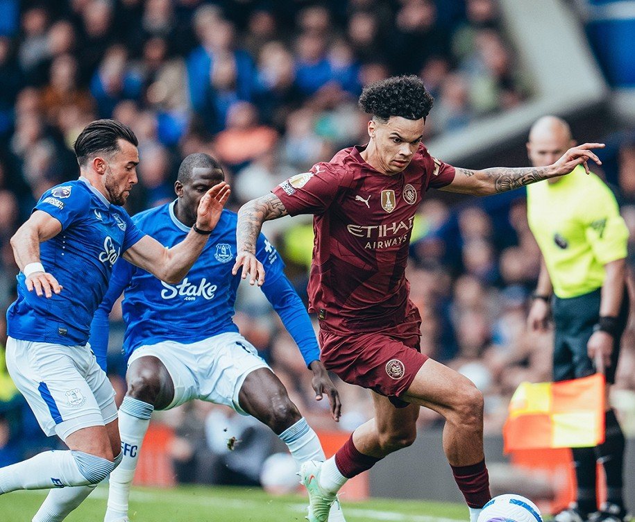 欧冠半决赛：曼城胜巴黎，杜克&斯特林破门的简单介绍