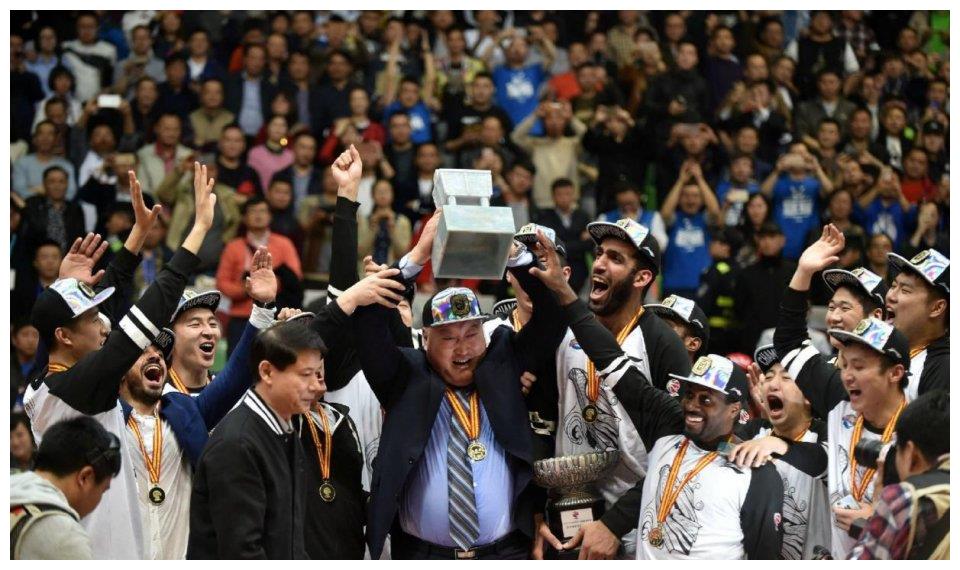 包含美洲新秀球员受邀参加国际友谊赛，积累经验的词条