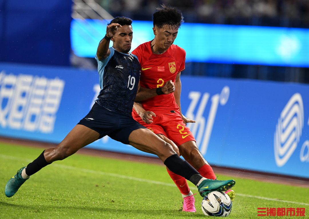 中国队完胜印度队，黄鸭组合惊艳四座的简单介绍