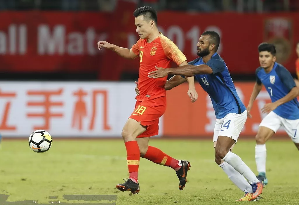 中国队完胜印度队，黄鸭组合惊艳四座的简单介绍